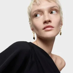 Pendientes de aro largos con baño de oro 18 kt sobre plata y ónix Color Black
