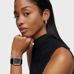 Reloj analógico con brazalete de aluminio negro y zirconias Karat Squared