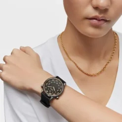 Reloj analógico con correa de silicona negra y caja de acero IP gris TOUS Now