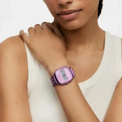 Reloj digital con brazalete de aluminio en color lila D-Logo