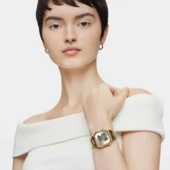 Reloj digital con brazalete de acero IPG dorado y zirconitas D-BEAR
