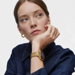 Reloj smartwatch con brazalete de acero IPG dorado D-Connect